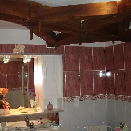 Chambres D'hotes Des Caissons Bed & Breakfast *