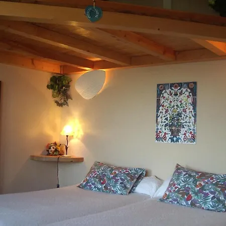 Chambres D'hotes Des Caissons Bed & Breakfast *