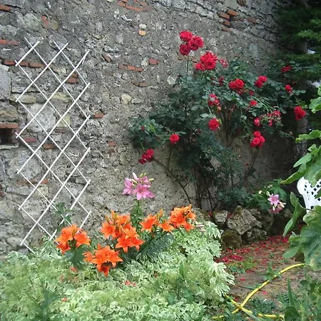 Chambres D'hotes Des Caissons Bed & Breakfast *
